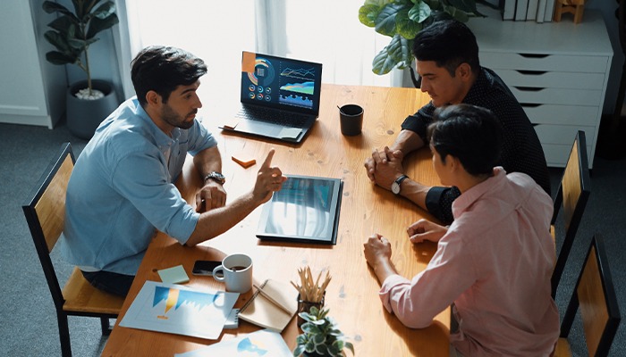 Dedicated Development Team vs Project Outsourcing in 2026
